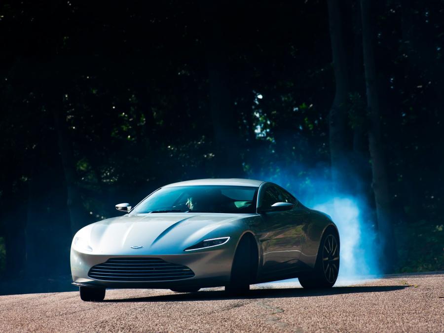 Aston Martin DB10 2015 года  (фото 6 из 35)